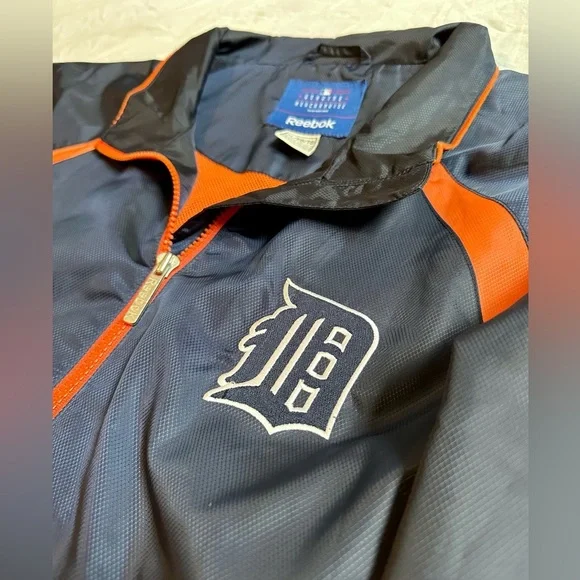 Reebok Genuine Merchandise Detroit Tigers Jacket - Picture 4 of 7